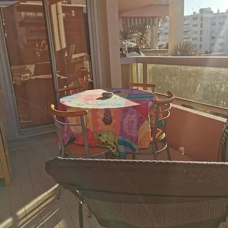 Dans Avec Piscine A 50m De La Apartment *