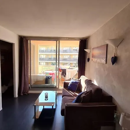 Apartment Dans Avec Piscine A 50m De La